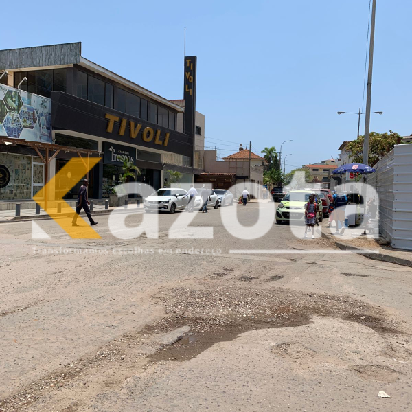 Vivenda V5 com Anexo T2 – Bairro Azul | Centro de Luanda