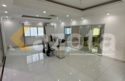 Vivenda V6 Duplex com Piscina – Camama | Próximo ao Descontão